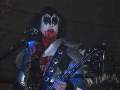 Kiss (04)