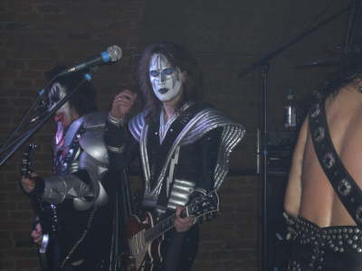 Kiss (08)